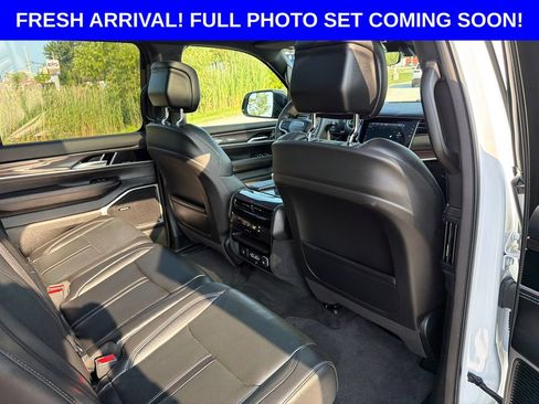 Used 2023 Jeep Wagoneer 4WD w/ Premium Group I image 42