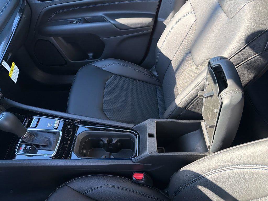 New 2026 Jeep Compass Latitude AWD/4WD image 40
