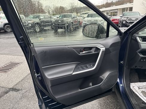 Used 2021 Toyota RAV4 XLE image 14