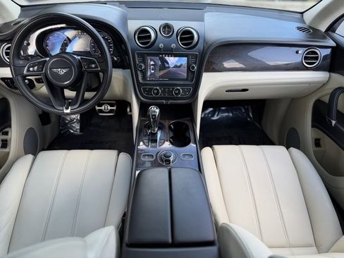 Used 2019 Bentley Bentayga image 41