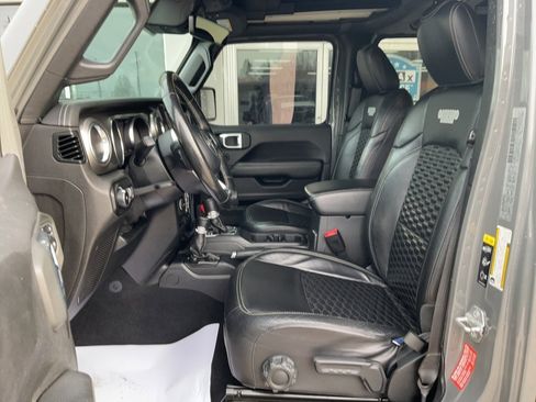 Used 2020 Jeep Wrangler Unlimited Sahara image 8