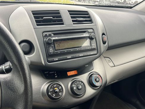 Used 2012 Toyota RAV4 FWD w/ Upgrade Value Pkg image 19