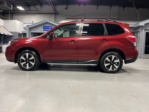 Used 2017 Subaru Forester 2.5i Premium w/ All-Weather Package AWD/4WD image 4