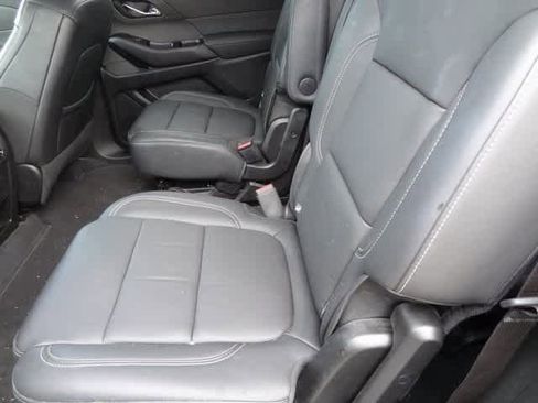 Used 2023 Chevrolet Traverse LT image 20