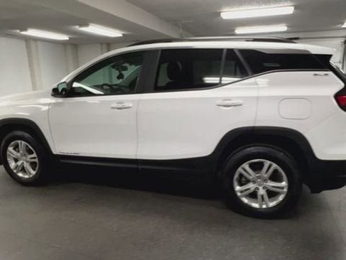 Certified 2022 GMC Terrain SLE w/ Driver Convenience Package image 6