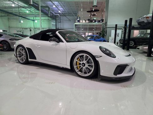 Used 2019 Porsche 911 Speedster RWD image 40
