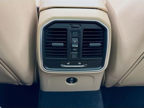 New 2026 Porsche Macan image 27