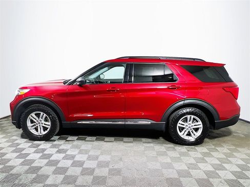 Used 2022 Ford Explorer XLT image 5