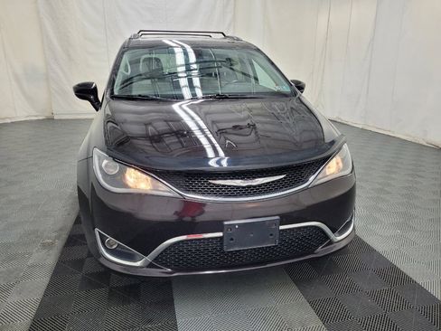 Used 2017 Chrysler Pacifica Touring-L Plus w/ Tire & Wheel Group FWD image 14