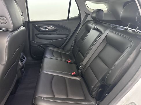 Used 2022 GMC Terrain SLT image 27