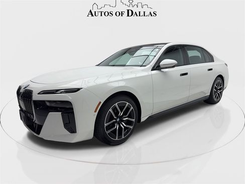 Used 2025 BMW 740i w/ Premium Package image 5