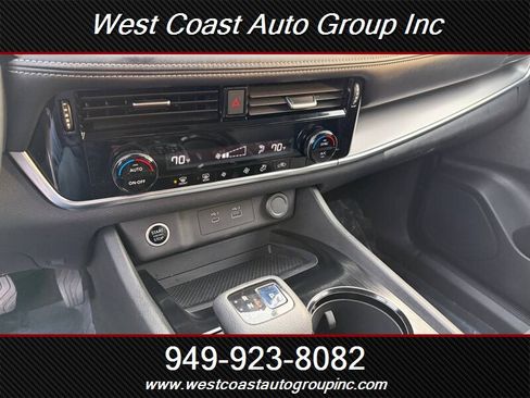 Used 2022 Nissan Rogue SV image 11