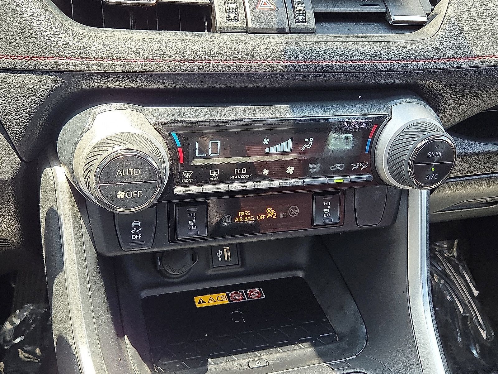 Used 2023 Toyota RAV4 XSE AWD/4WD image 30