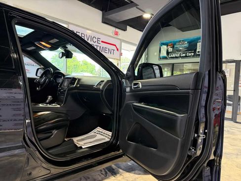 Used 2017 Jeep Grand Cherokee Altitude AWD/4WD image 40