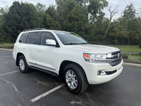 Used 2021 Toyota Land Cruiser AWD/4WD image 19