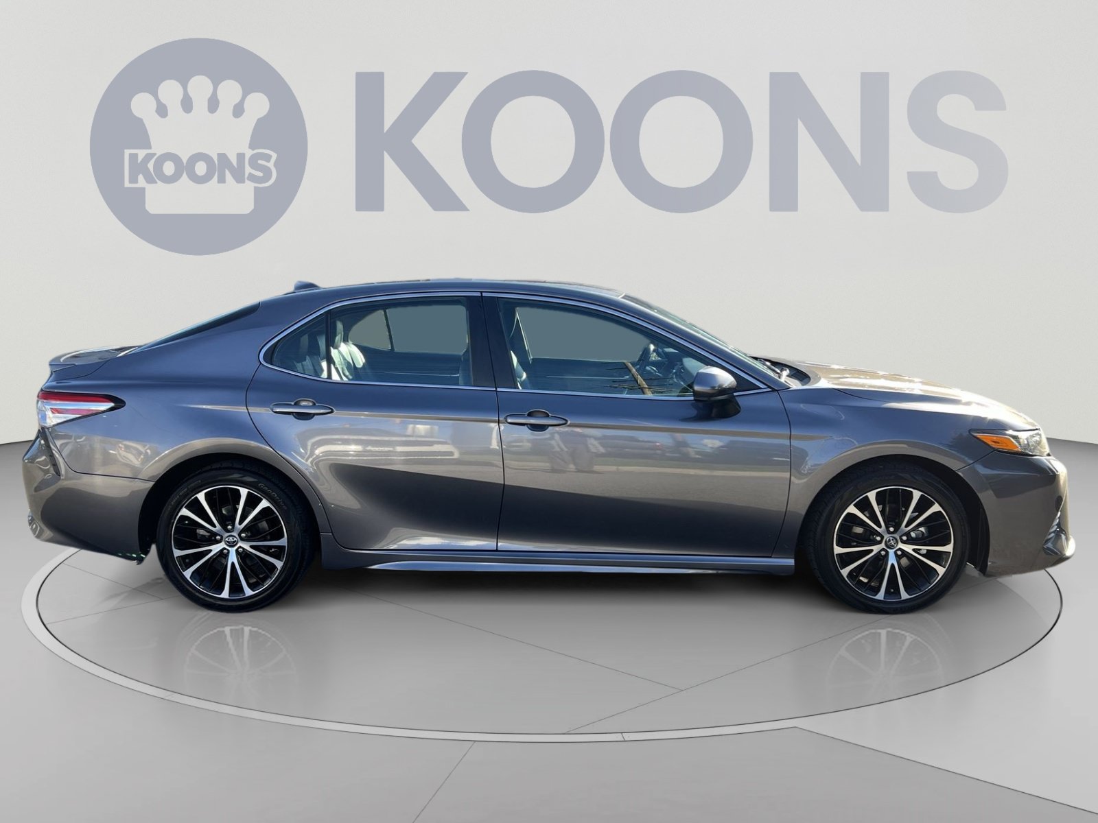 Used 2020 Toyota Camry SE FWD image 8