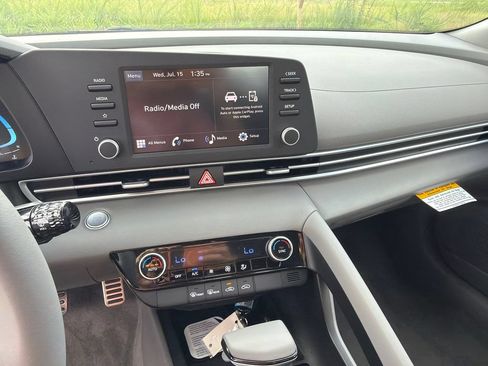New 2026 Hyundai Elantra SEL Sport FWD image 27