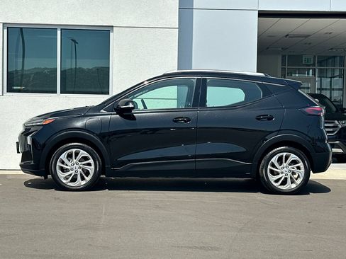 Used 2023 Chevrolet Bolt EUV LT FWD image 7