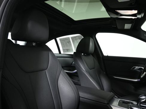 Used 2021 BMW 330e xDrive w/ Convenience Package image 33