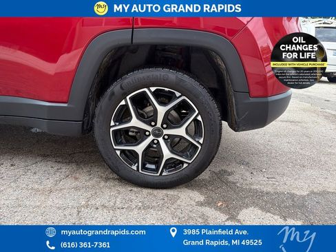 Used 2025 Jeep Compass Limited AWD/4WD image 30