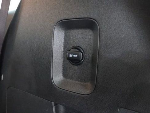 Used 2025 Kia Carnival FWD image 37