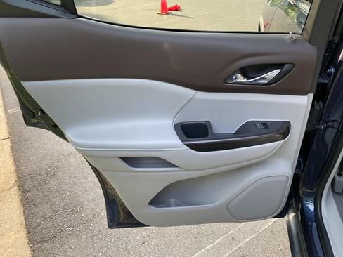 Used 2019 GMC Acadia SLT FWD image 10