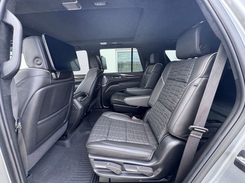 Used 2024 Cadillac Escalade Sport Platinum w/ LPO, ONYX Package image 14