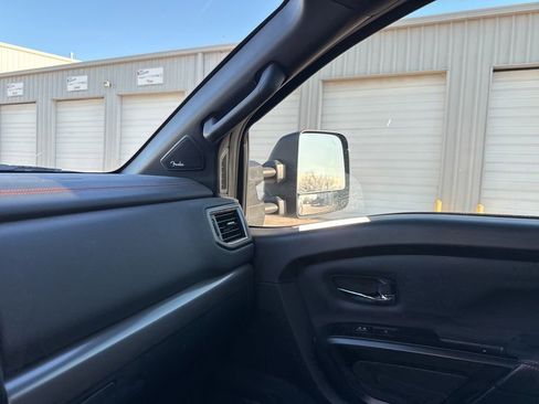 Used 2024 Nissan Titan PRO-4X w/ Pro-4x Convenience Package image 40