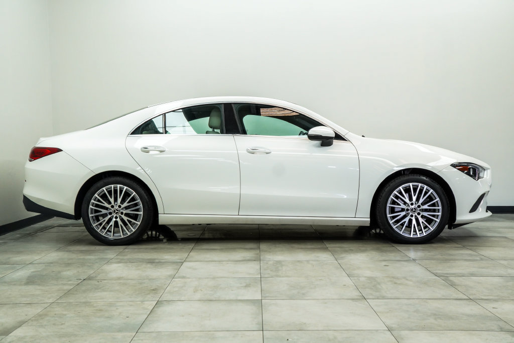 Used 2022 Mercedes-Benz CLA 250 4MATIC image 11