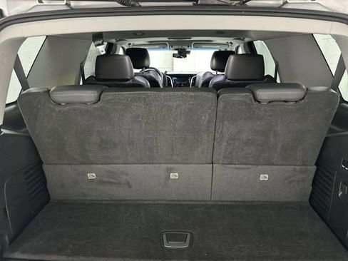 Used 2018 Cadillac Escalade Luxury image 16