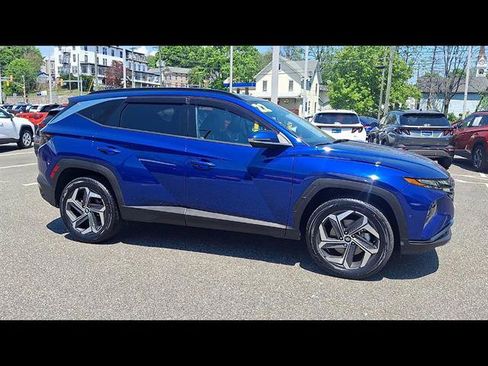 Certified 2022 Hyundai Tucson Limited w/ Cargo Package AWD/4WD image 9