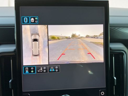 Used 2025 GMC Yukon XL AT4 w/ AT4 Premium Package AWD/4WD image 24