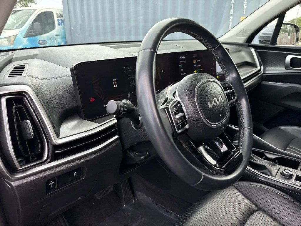 Used 2024 Kia Sorento S FWD image 22