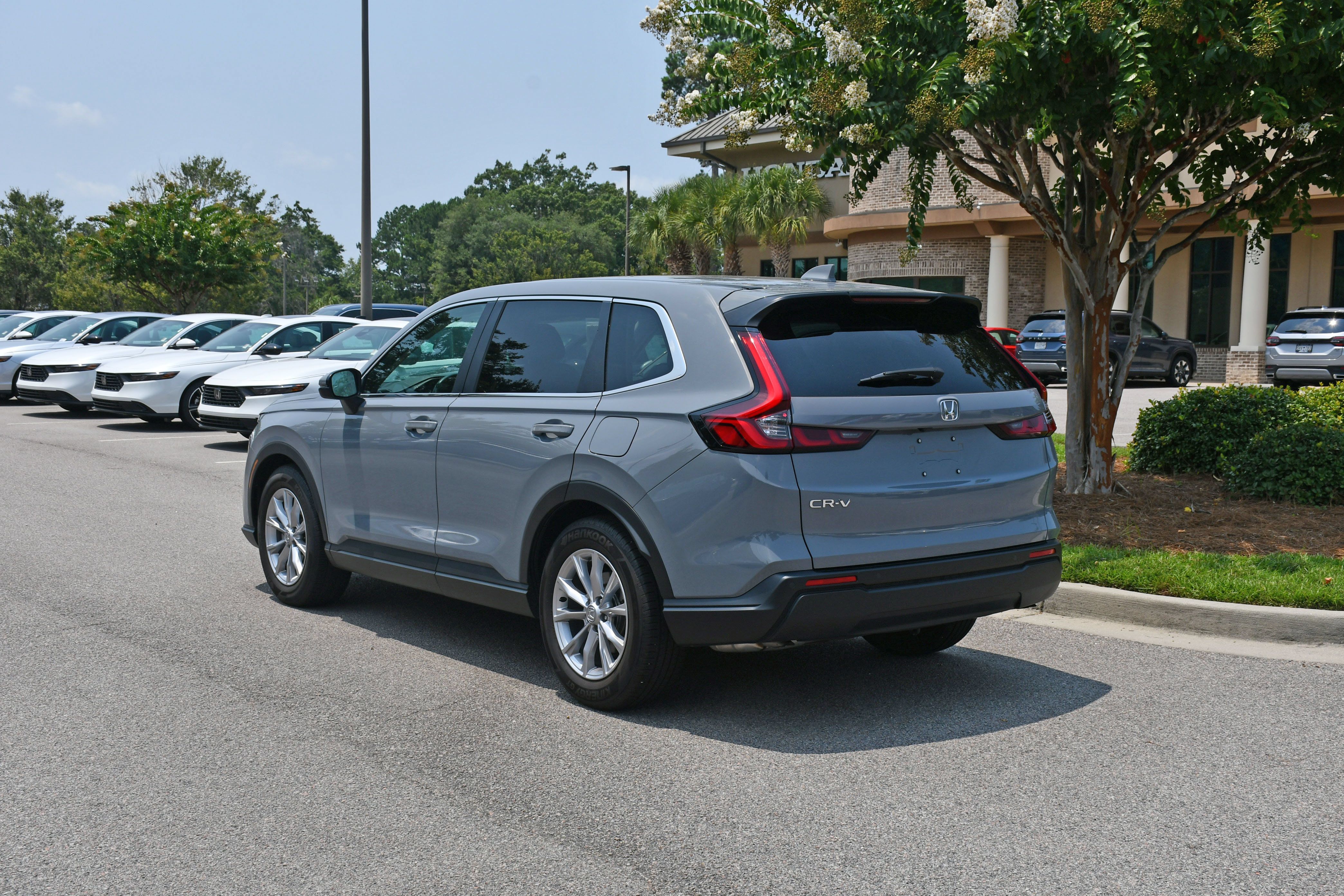 Used 2025 Honda CR-V EX-L image 3