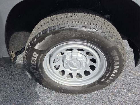 Used 2025 Chevrolet Colorado W/T RWD image 18