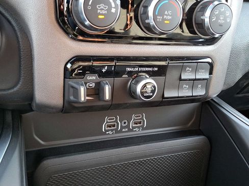 New 2026 RAM 1500 Big Horn AWD/4WD image 14