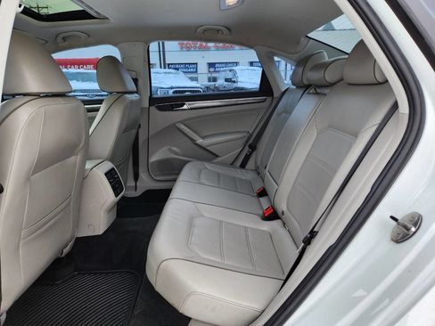 Used 2018 Volkswagen Passat 2.0T SE image 12