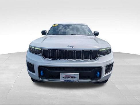 Used 2023 Jeep Grand Cherokee Overland AWD/4WD image 2