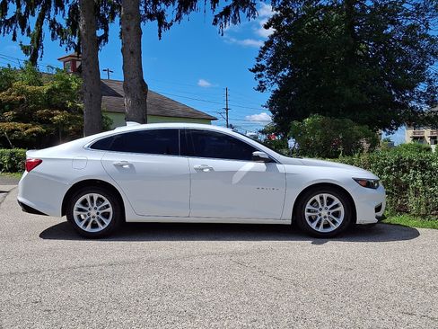 Used 2018 Chevrolet Malibu LT FWD image 7