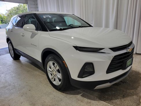 Certified 2019 Chevrolet Blazer LT image 3