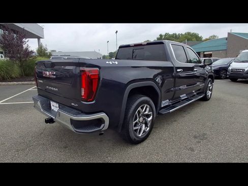 Used 2024 GMC Sierra 1500 SLT w/ SLT Convenience Package AWD/4WD image 8