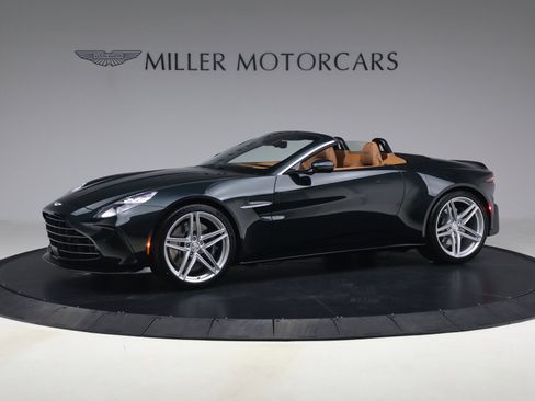 New 2026 Aston Martin V8 Vantage Roadster RWD image 2