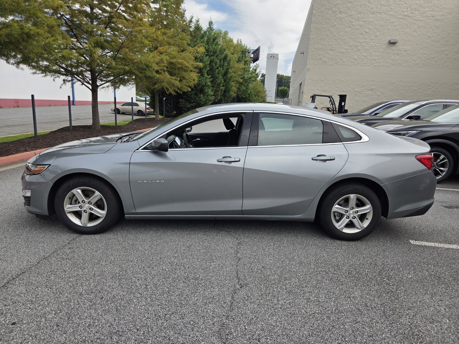 Used 2024 Chevrolet Malibu LT FWD image 9