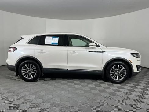 Used 2019 Lincoln Nautilus Select FWD image 12