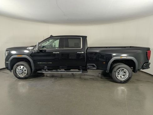 Used 2025 GMC Sierra 3500 Denali w/ Denali Reserve Package image 5