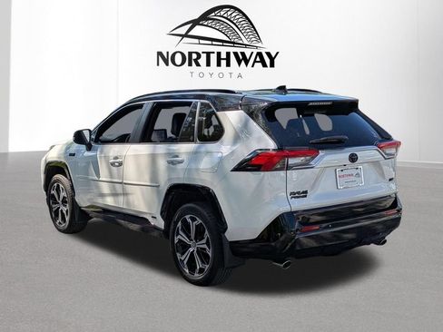 Used 2022 Toyota RAV4 XSE w/ Premium Package AWD/4WD image 4