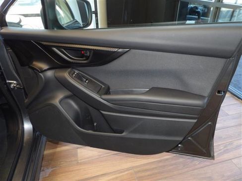 Used 2020 Subaru Crosstrek 2.0i Premium image 12