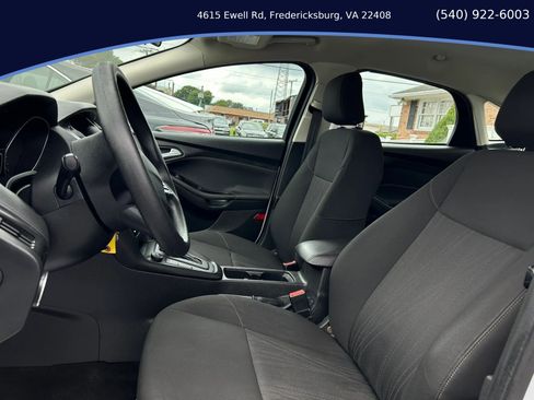 Used 2018 Ford Focus SE FWD image 8