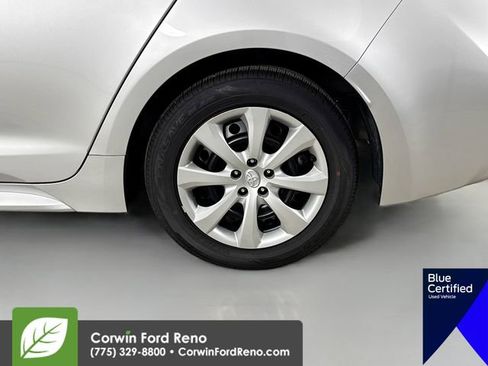 Used 2025 Toyota Corolla LE image 32