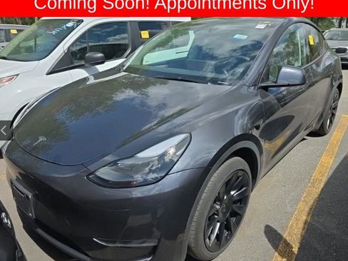 Used 2024 Tesla Model Y Long Range AWD/4WD image 1